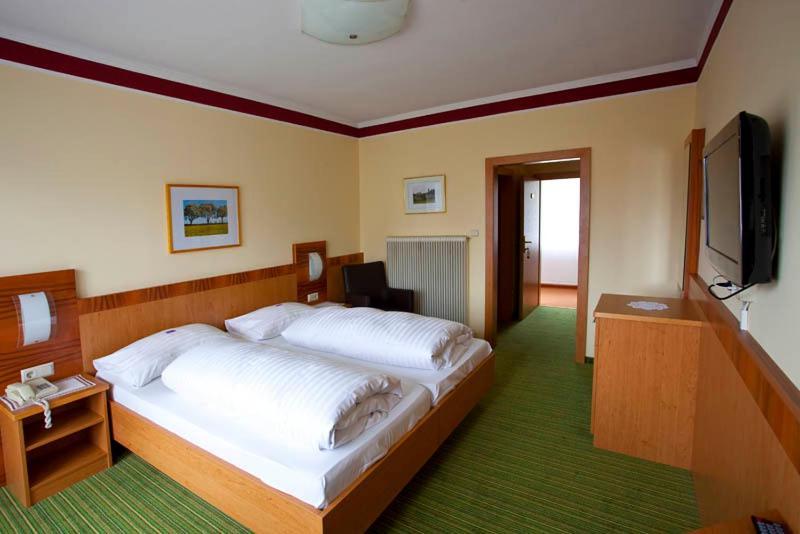 Gasthof Boehm Persenbeug Habitación foto